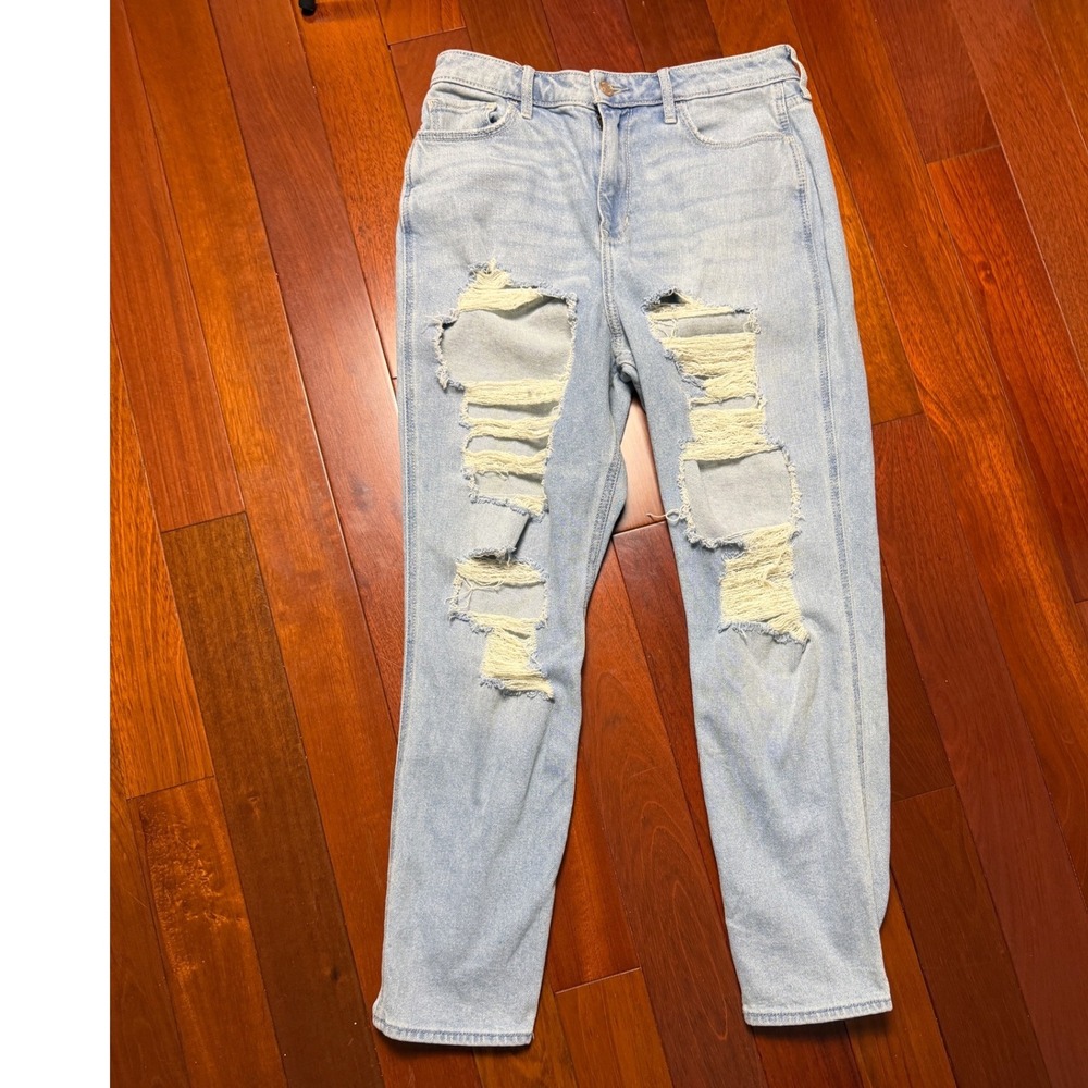 Hollister Ultra High-Rise Mom Jeans Light Wash Distressed 28x27 7R 355D2666